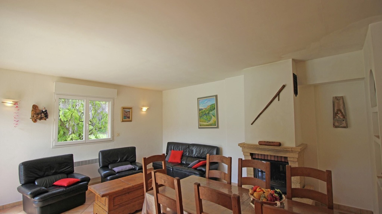 Photo of Livingroom in Saint-Paul-en-Foret