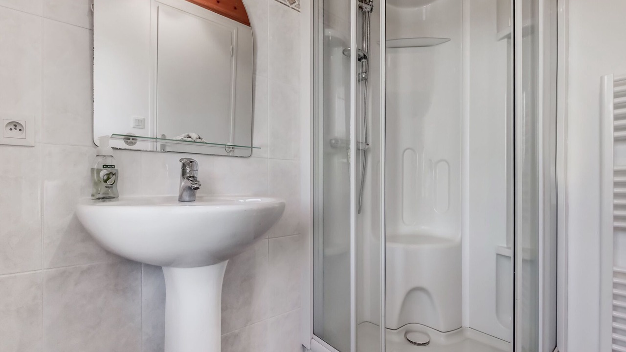 Photo of Bathroom in Vains