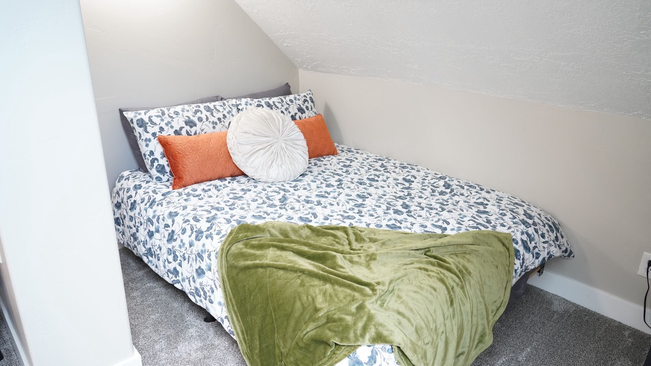 Photo of Bedroom in Logan