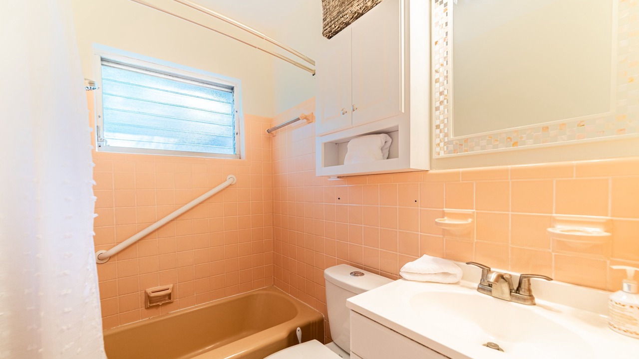 Photo of Bathroom in Indian Beach Sapphire Shores