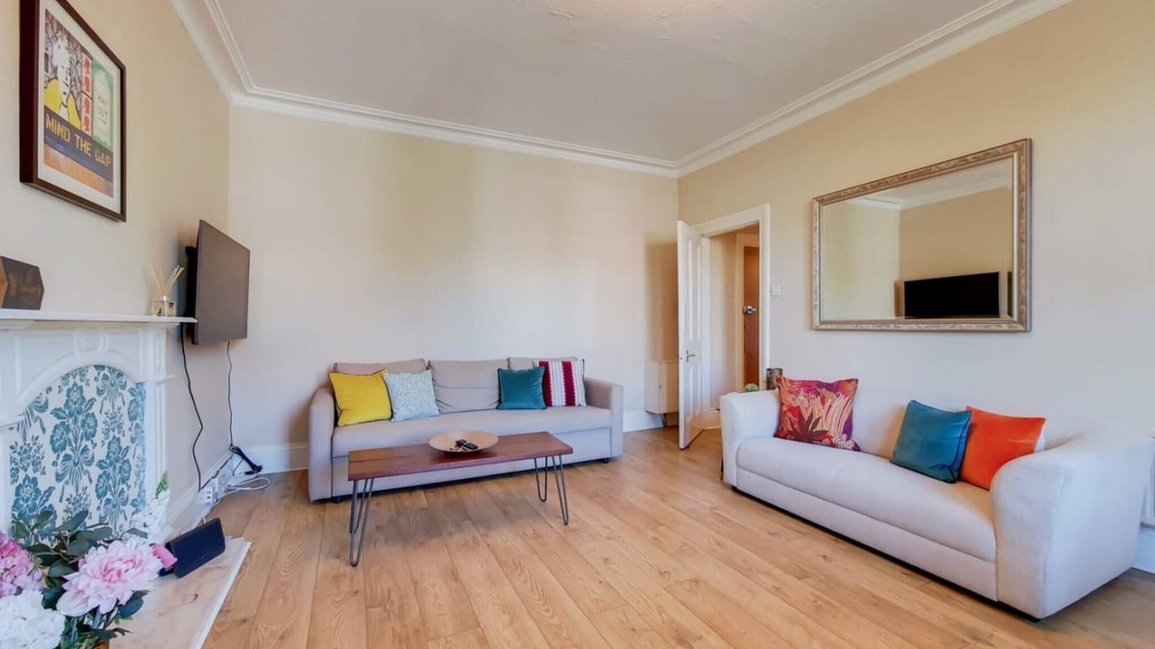 Photo of Livingroom in Ealing