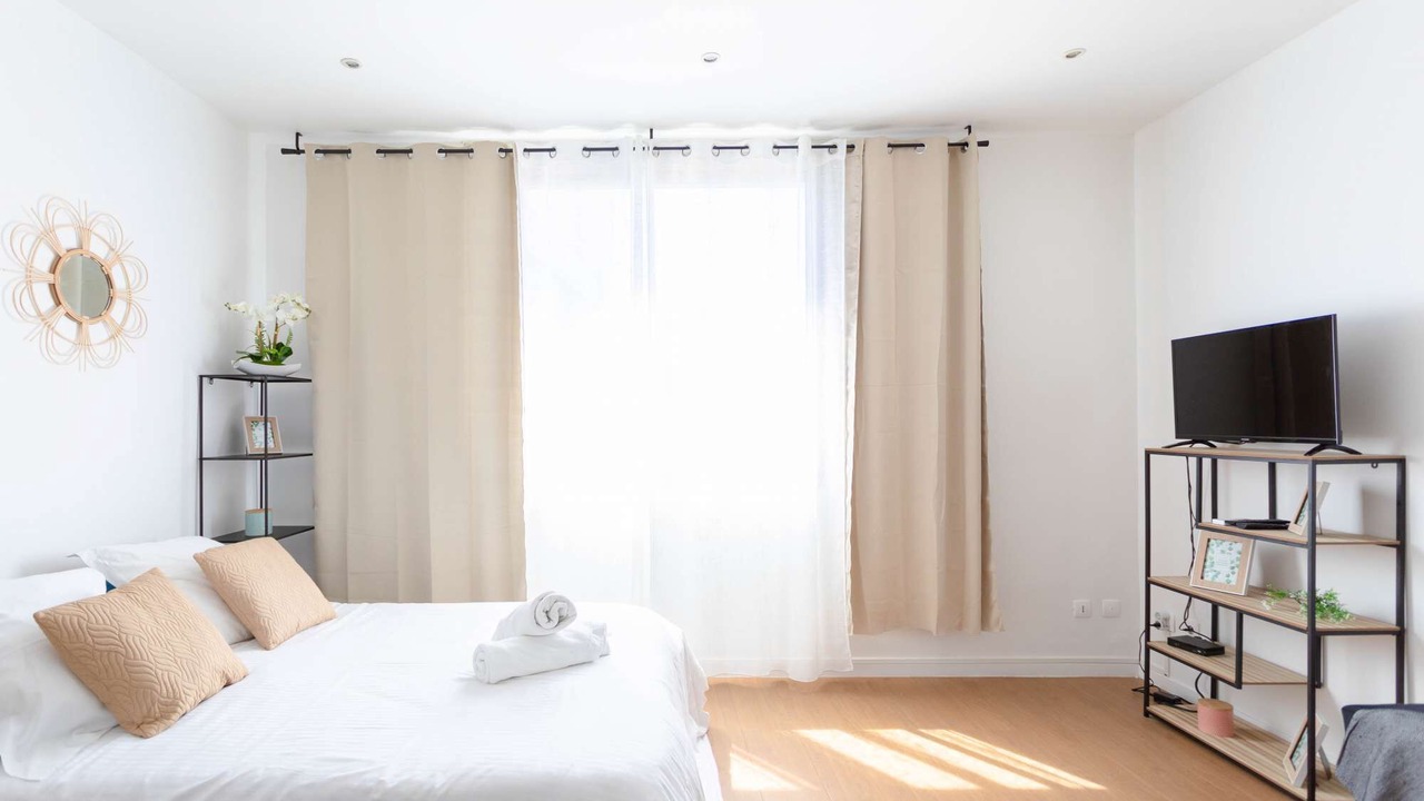 Photo of Bedroom in 4th Arrondissement