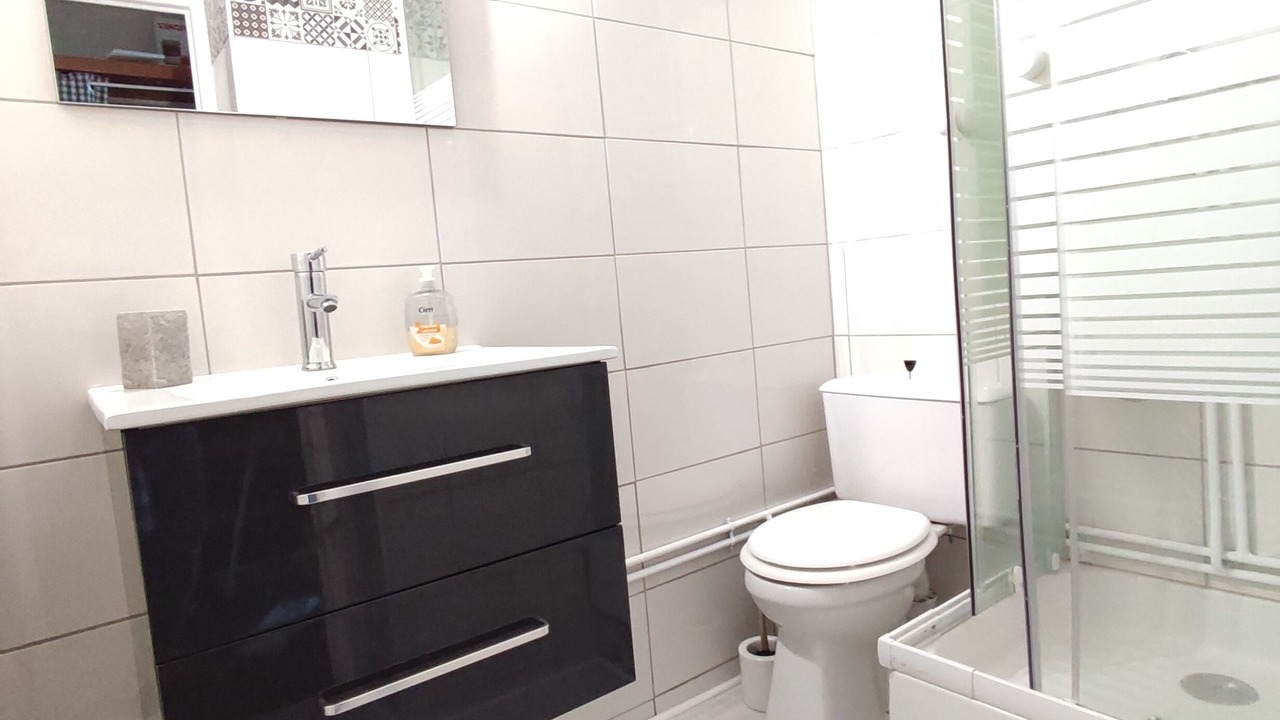 Photo of Bathroom in Saint-Etienne-en-Devoluy