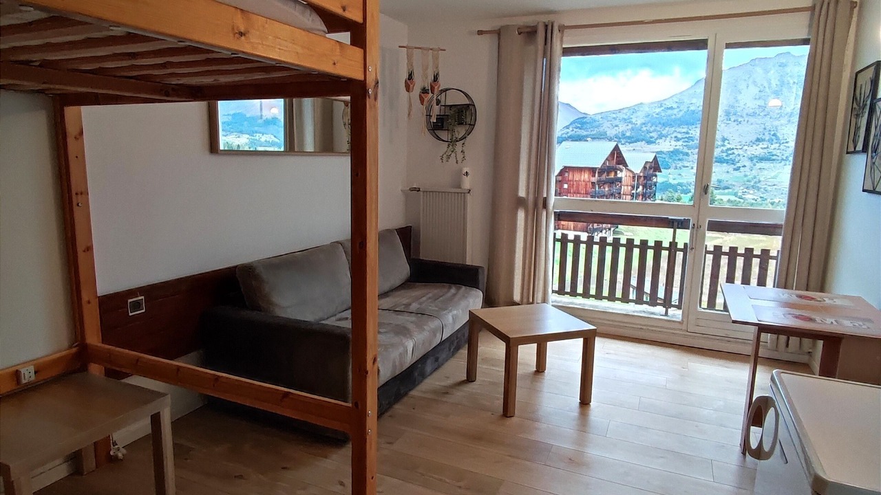 Photo of Livingroom in Saint-Etienne-en-Devoluy