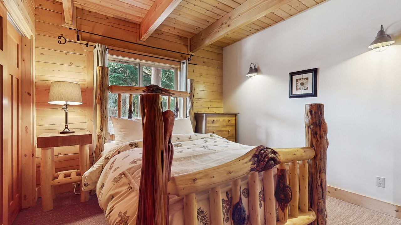 Photo of Bedroom in Hyak