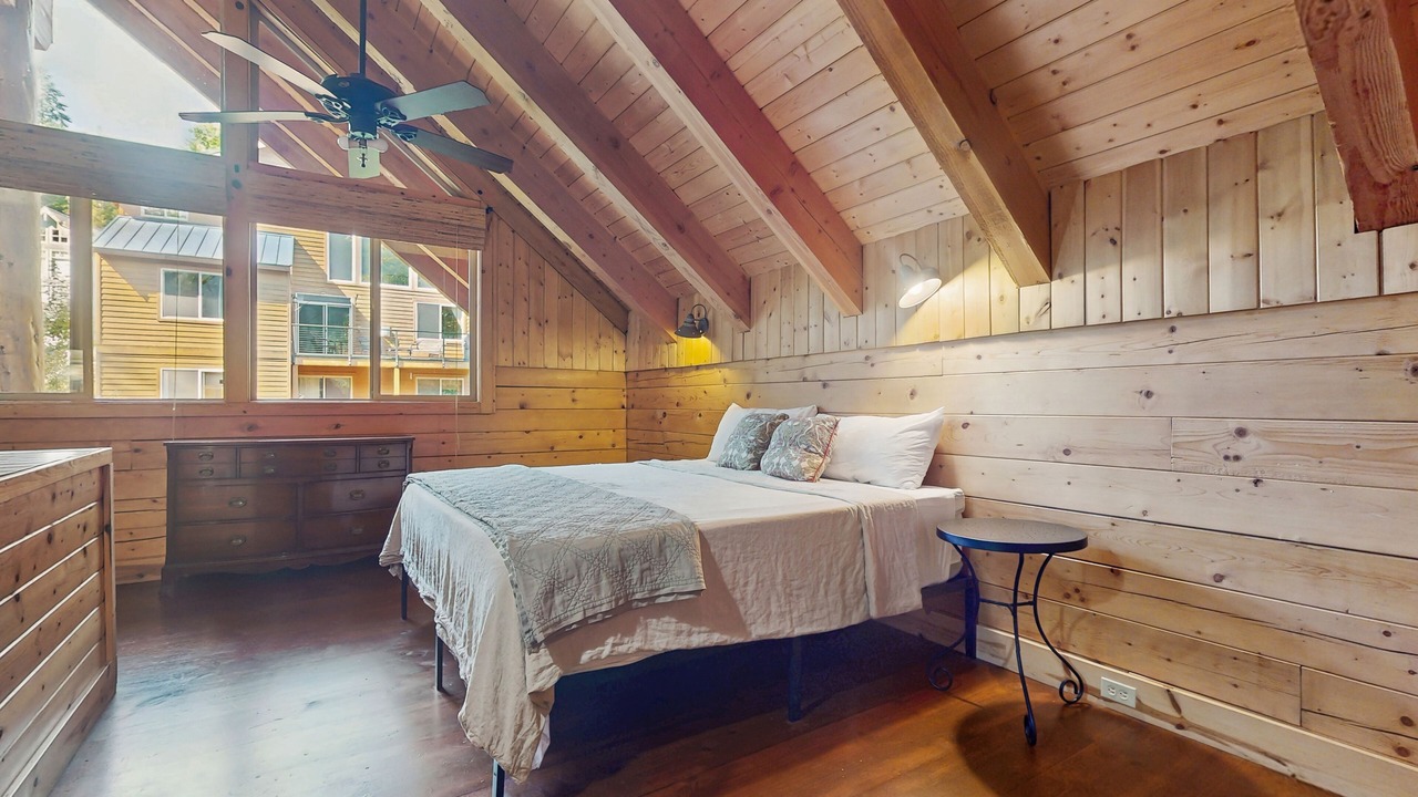 Photo of Bedroom in Hyak