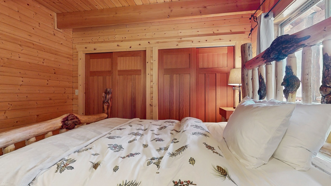 Photo of Bedroom in Hyak