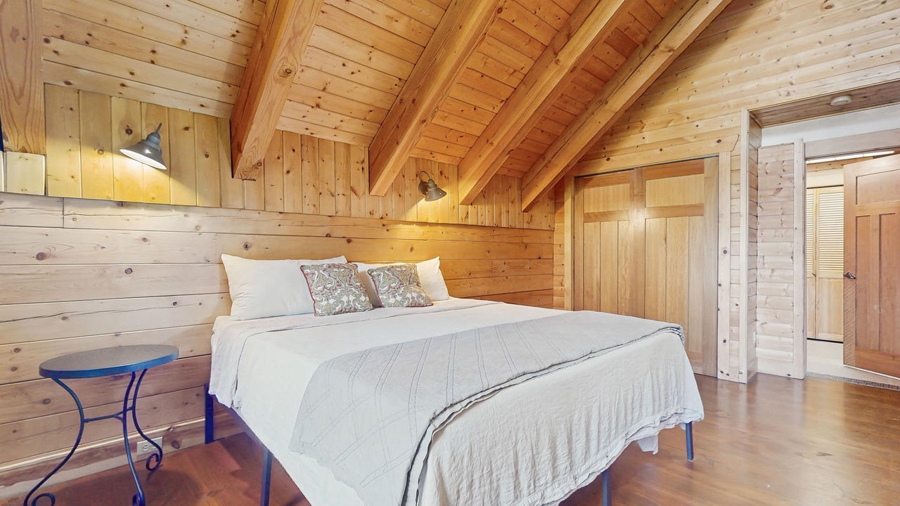 Photo of Bedroom in Hyak