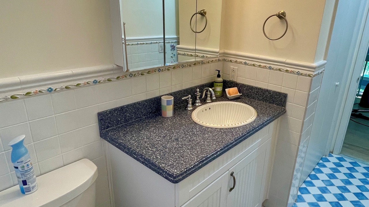 Photo of Bathroom in Amagansett North