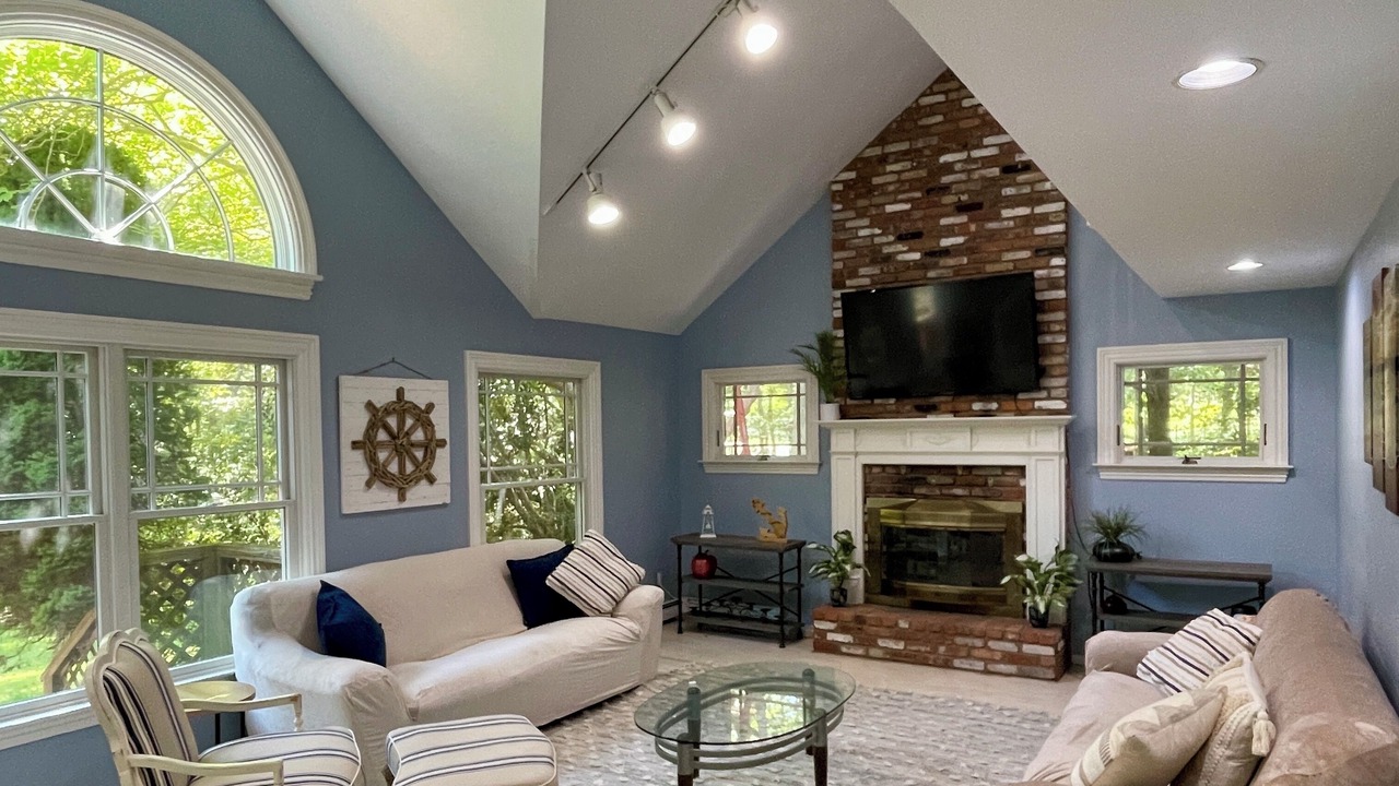 Photo of Livingroom in Amagansett North