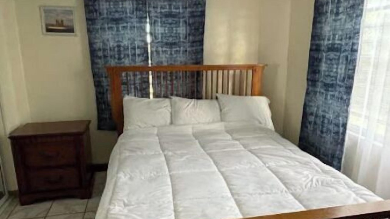Photo of Bedroom in Estate Mount Pleasant West