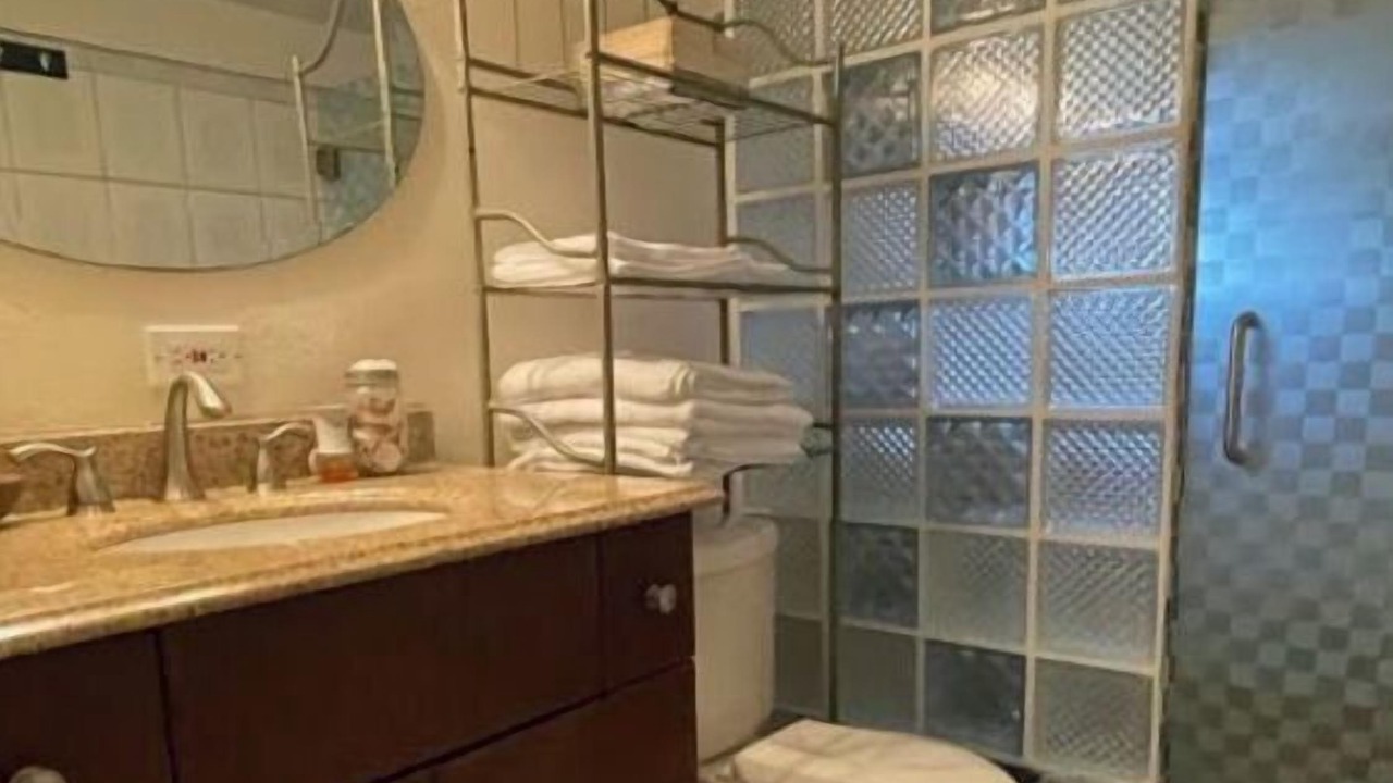 Photo of Bathroom in Estate Mount Pleasant West