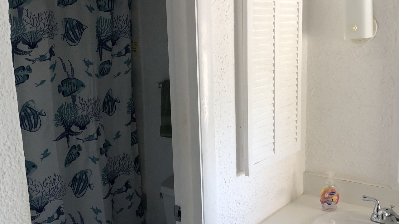 Photo of Bathroom in Estate Salt River