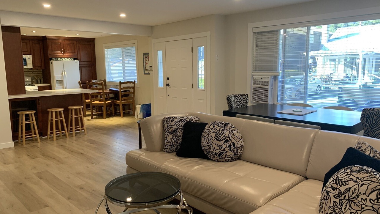 Photo of Livingroom in Cultus Lake