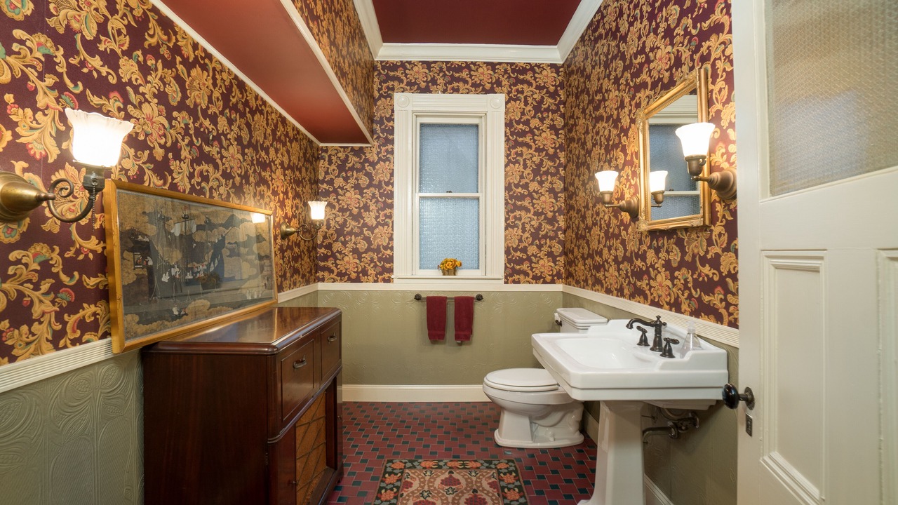 Photo of Bathroom in College Hill