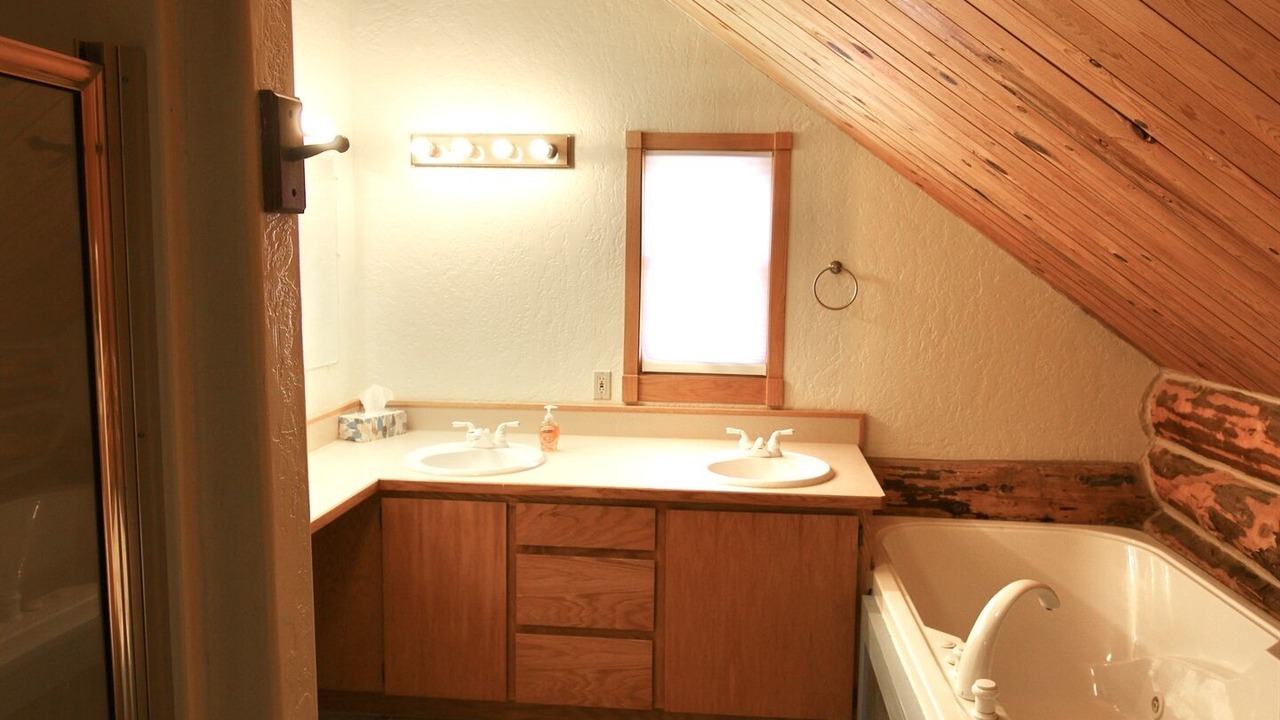 Photo of Bathroom in Blanding
