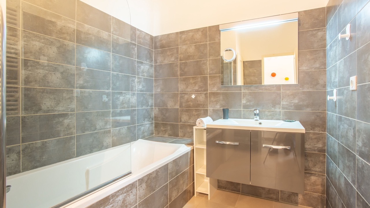 Photo of Bathroom in Opera