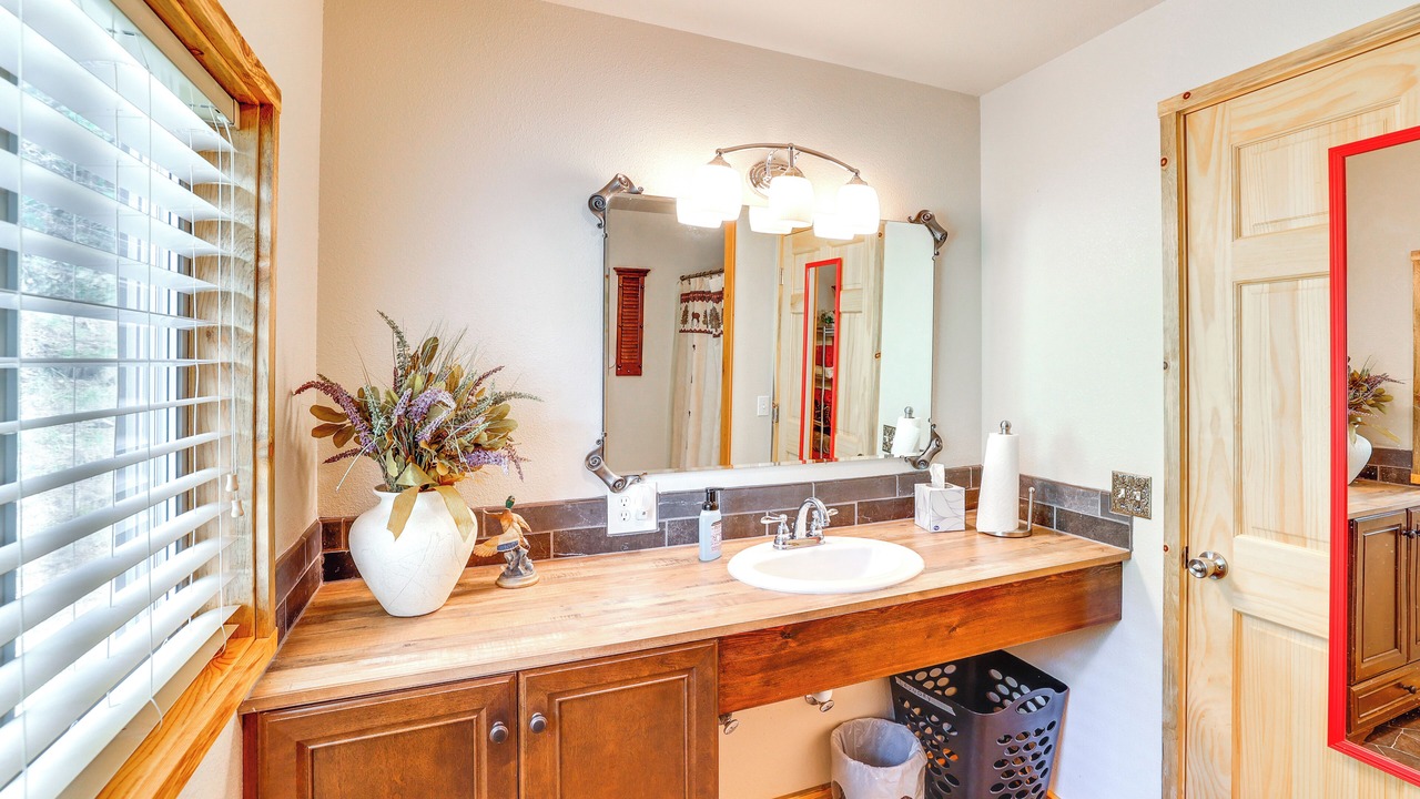 Photo of Bathroom in Elk City