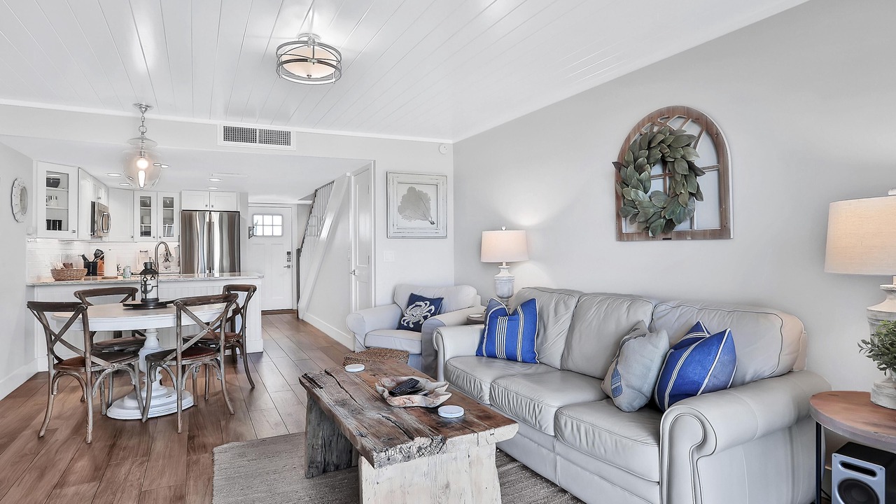 Photo of Livingroom in Crescent Beach
