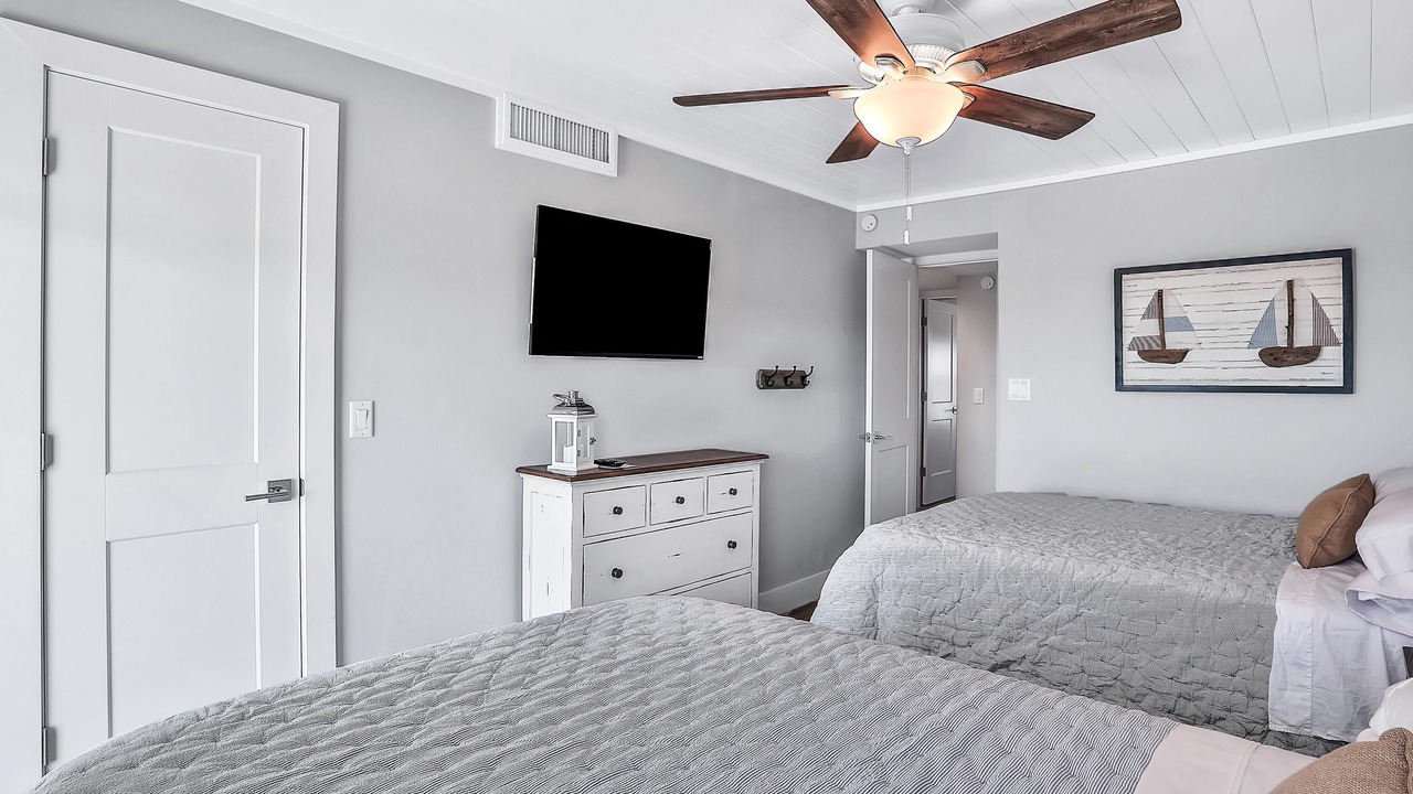Photo of Bedroom in Crescent Beach
