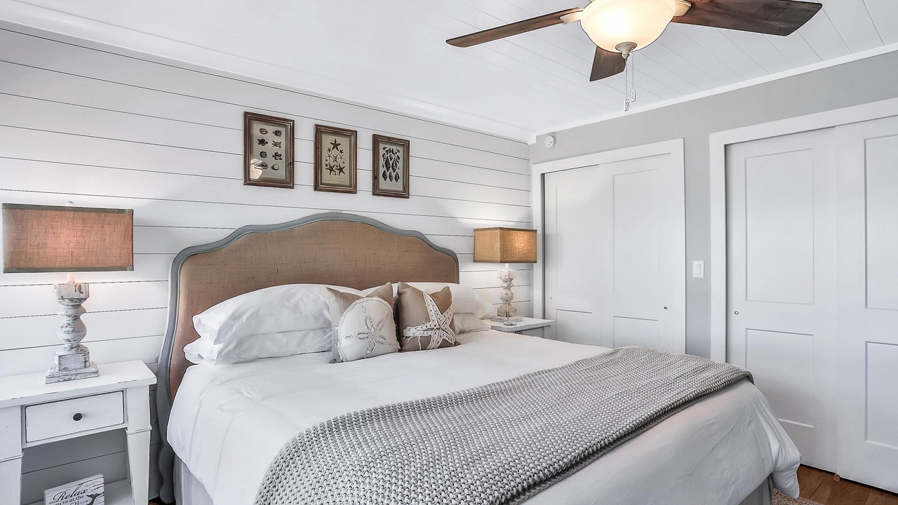 Photo of Bedroom in Crescent Beach