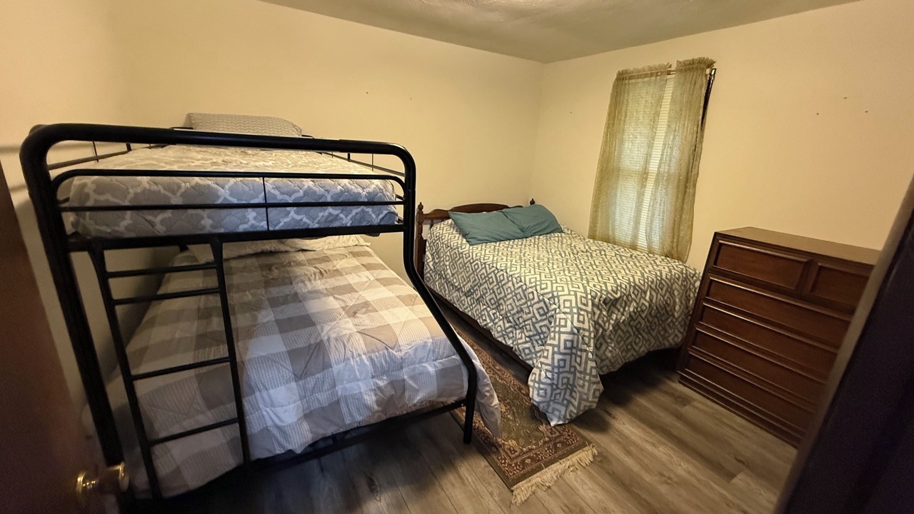 Photo of Bedroom in Benton