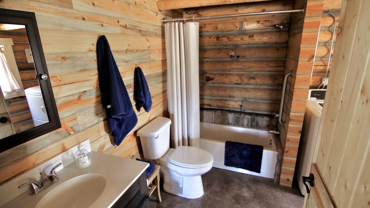 Photo of Bathroom in Blanding