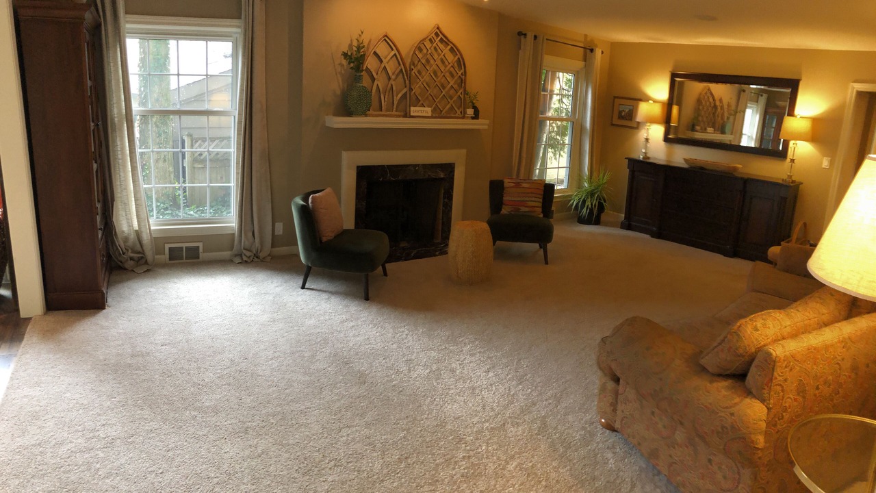 Photo of Livingroom in Whitefish Bay