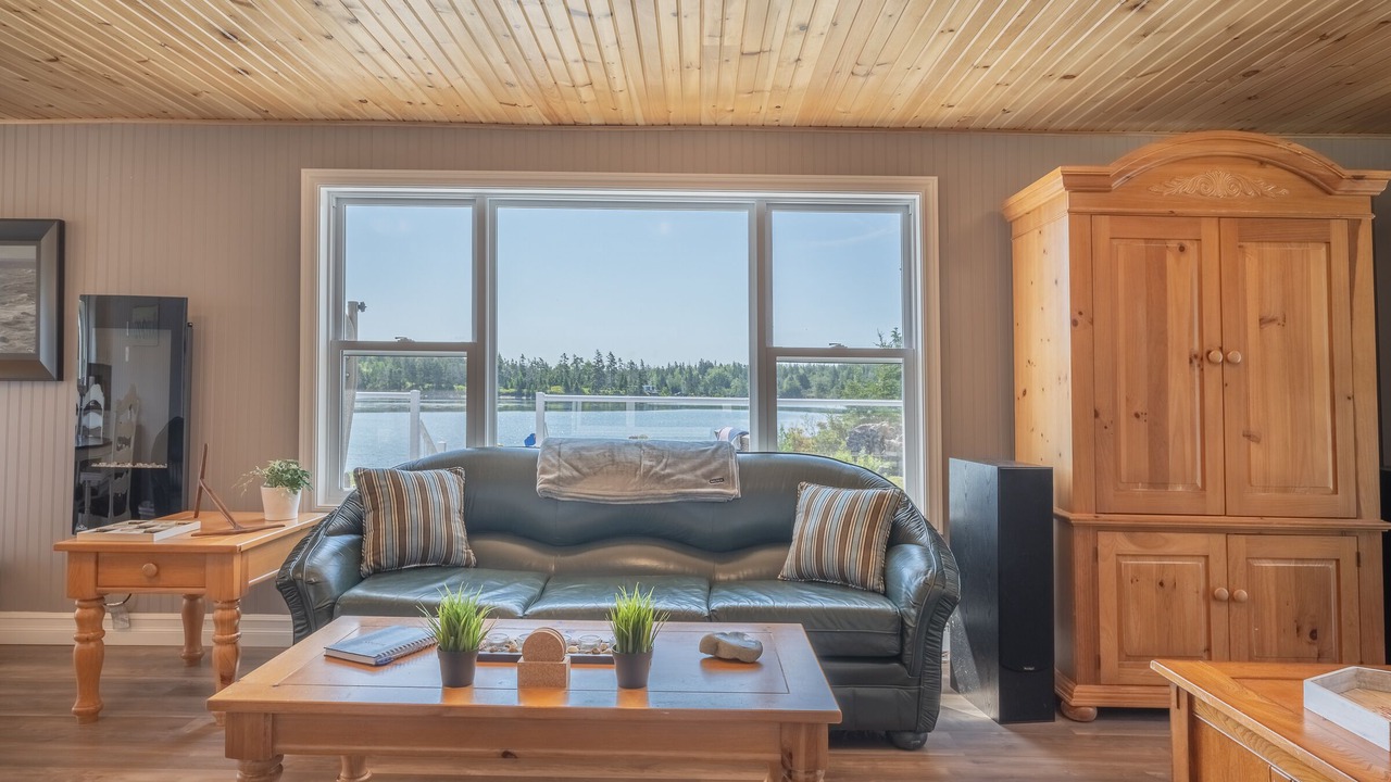 Photo of Livingroom in Heckmans Island