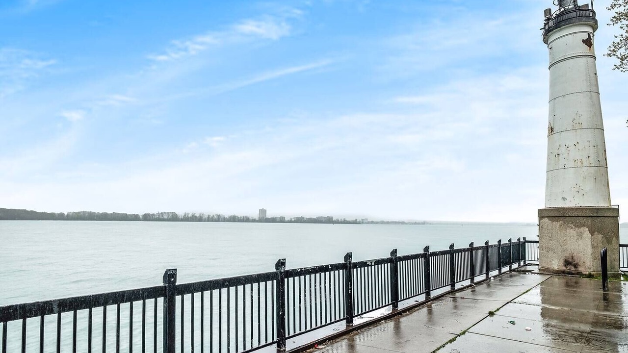 Photo of Others in Grosse Pointe