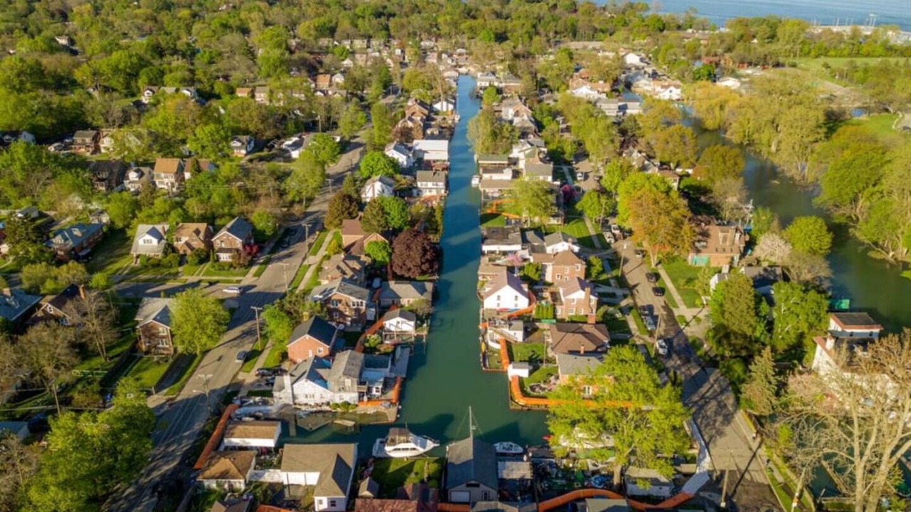 Photo of Others in Grosse Pointe
