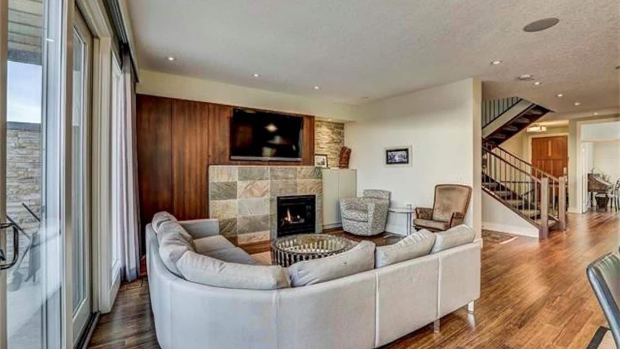 Photo of Livingroom in Bridgeland