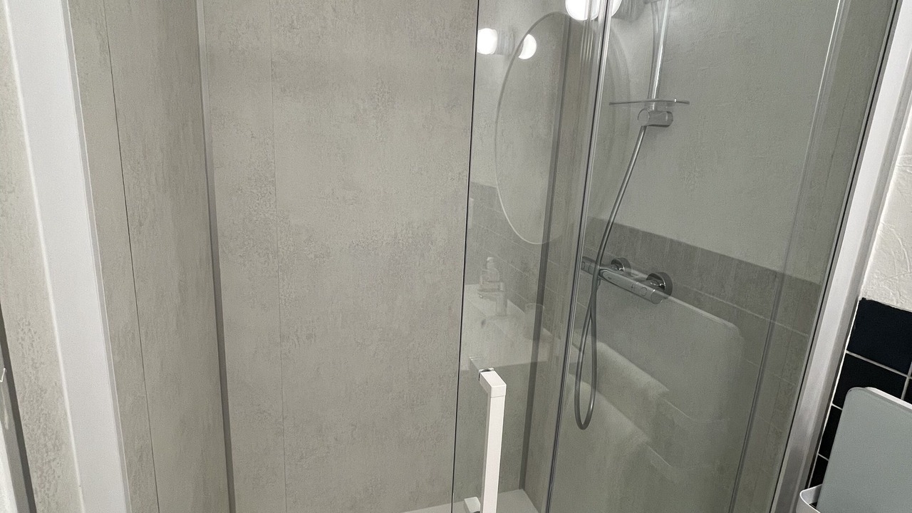 Photo of Bathroom in Clermont Ferrand City Centre