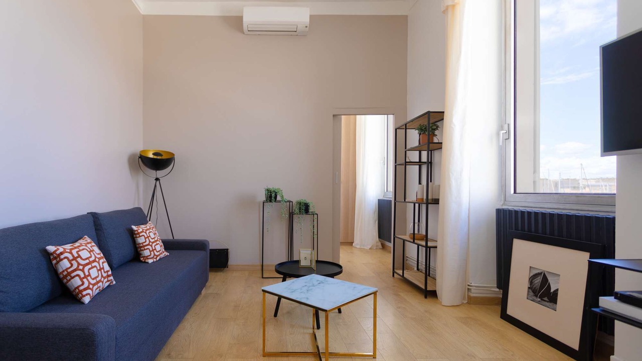 Photo of Livingroom in Opera
