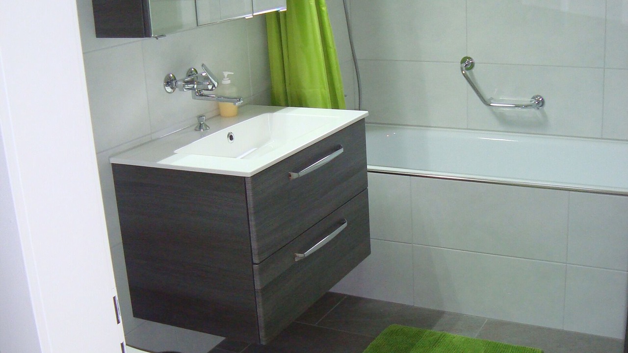 Photo of Bathroom in Elm