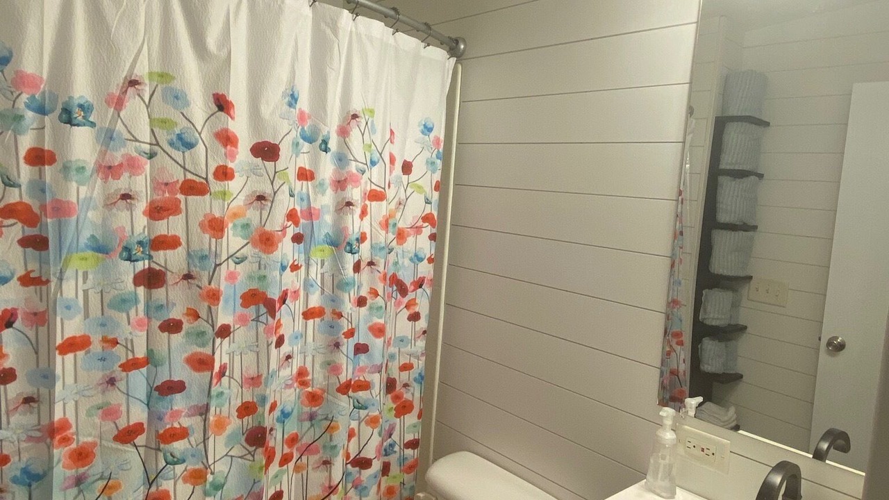 Photo of Bathroom in Goreville
