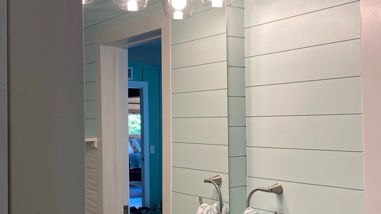 Photo of Bathroom in Goreville