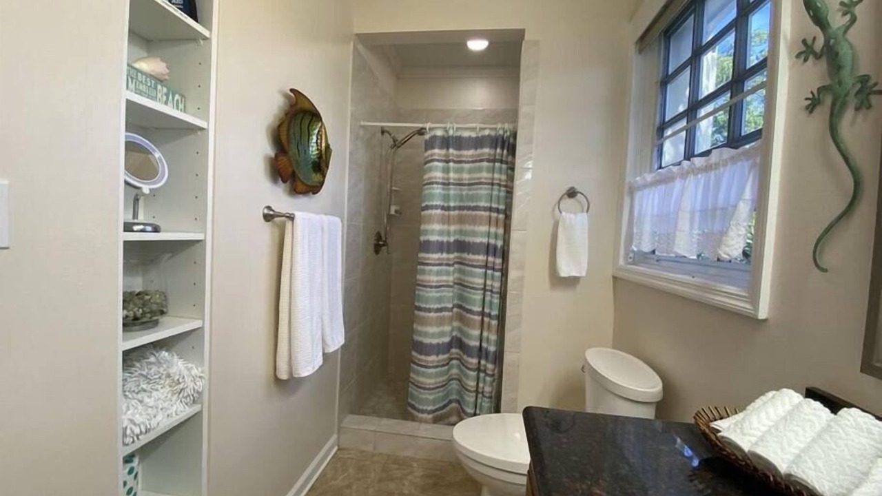 Photo of Bathroom in Estate Prosperity West