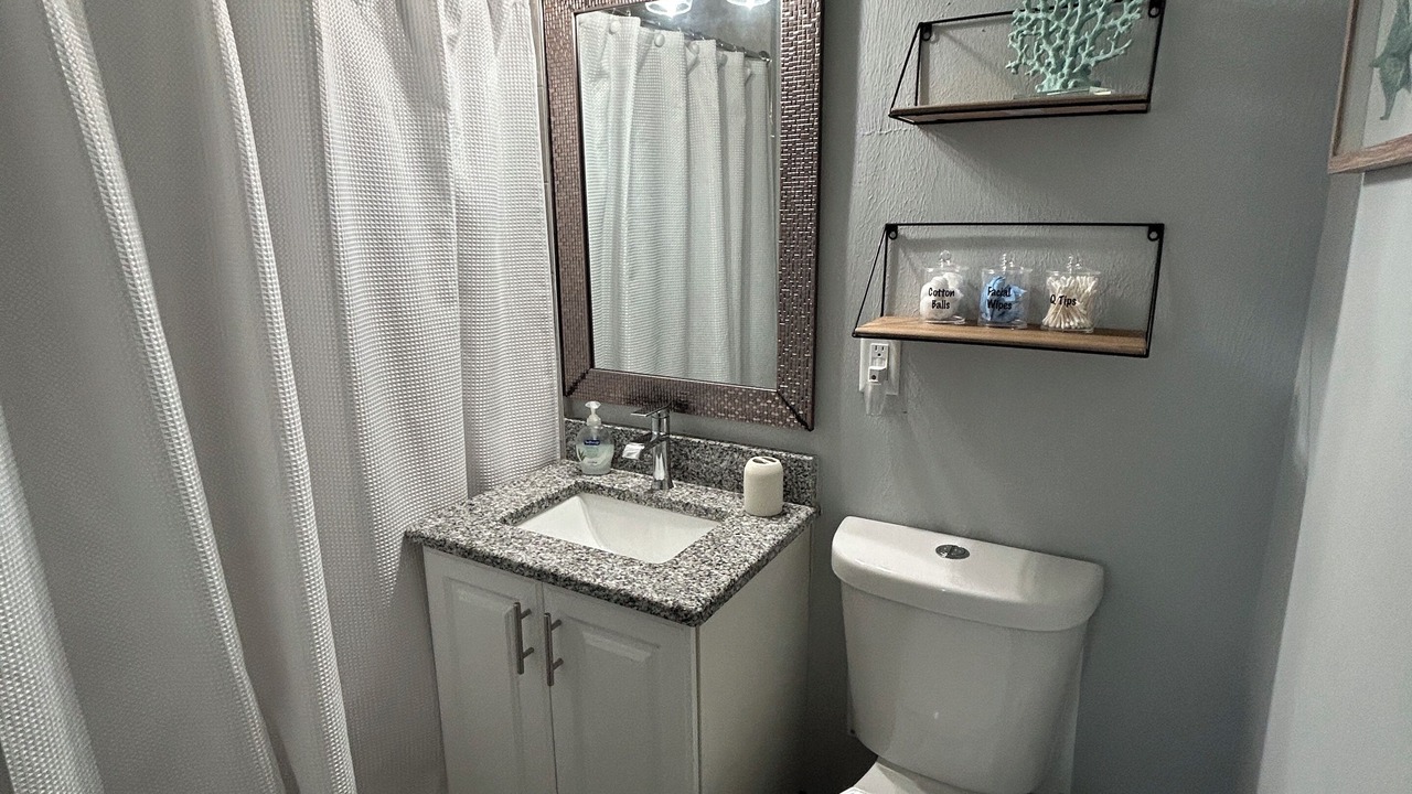 Photo of Bathroom in Venice Gardens