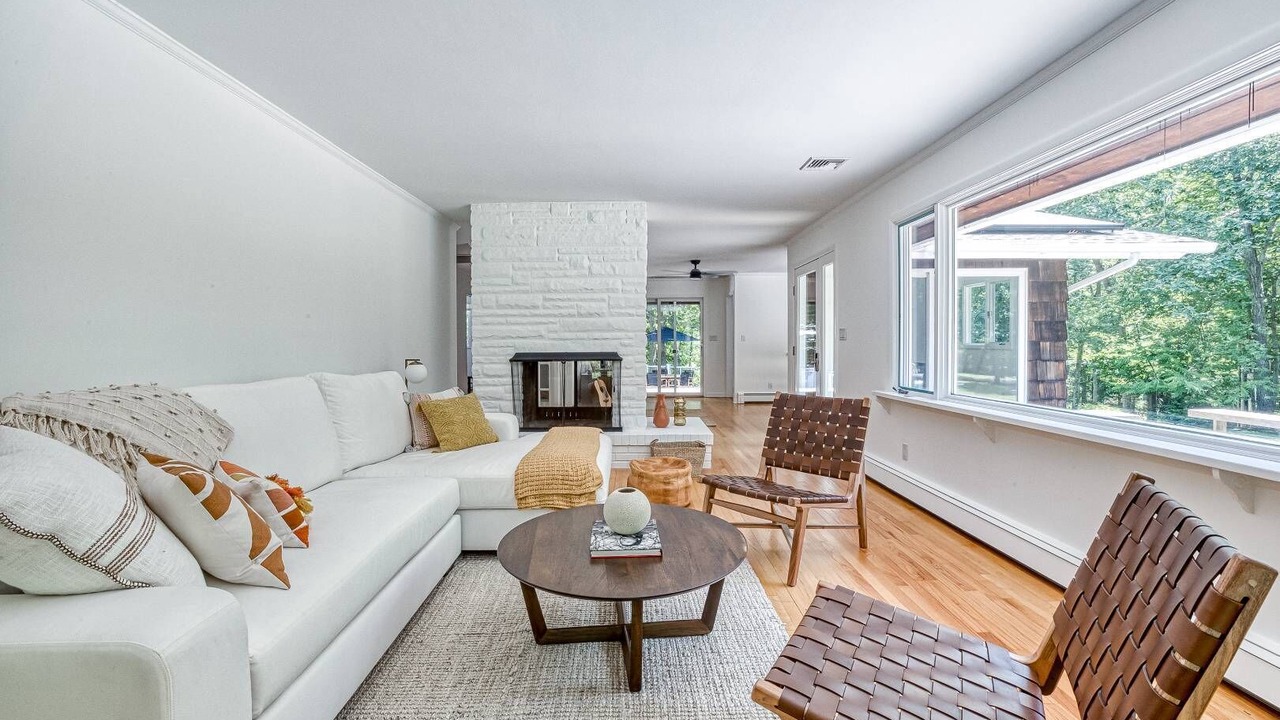 Photo of Livingroom in Hay Beach