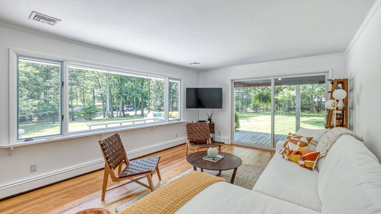 Photo of Livingroom in Hay Beach