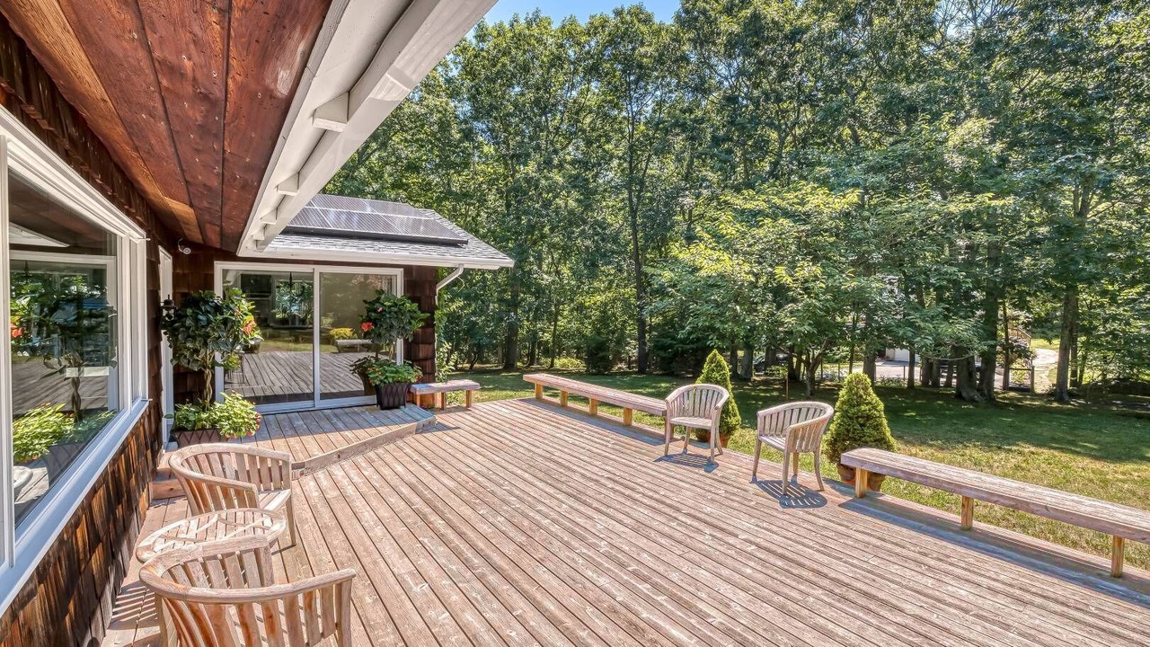 Photo of Patio Balcony in Hay Beach