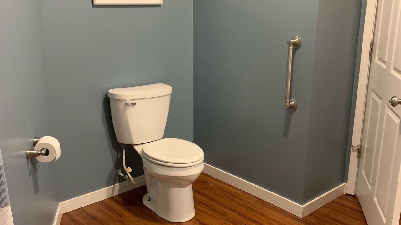 Photo of Bathroom in Munising