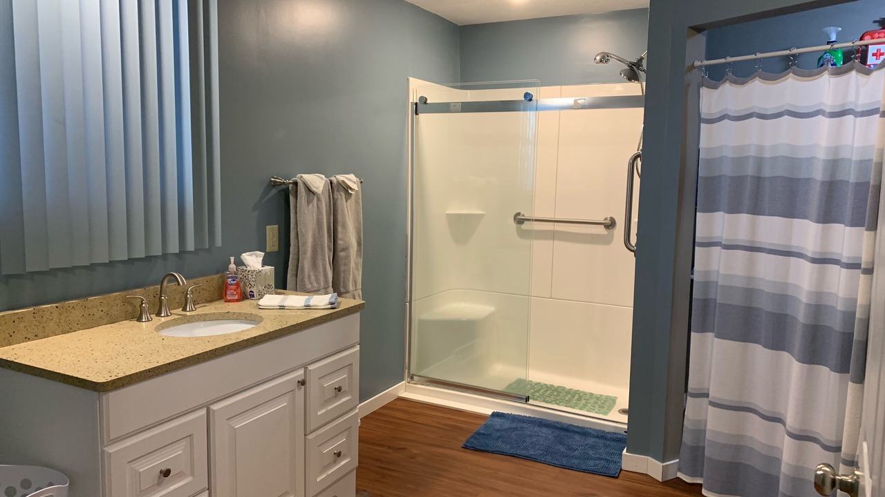Photo of Bathroom in Munising