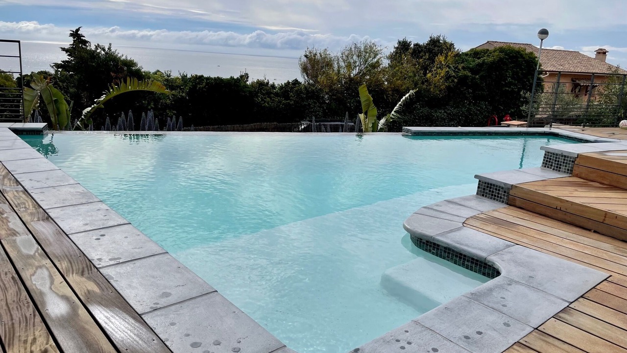 Photo of Outdoor in Antheor