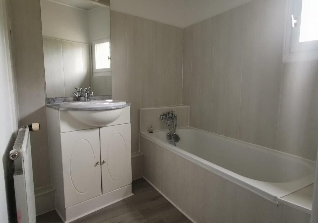Photo of Bathroom in Vains