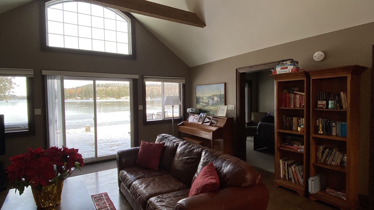 Photo of Livingroom in Utterson
