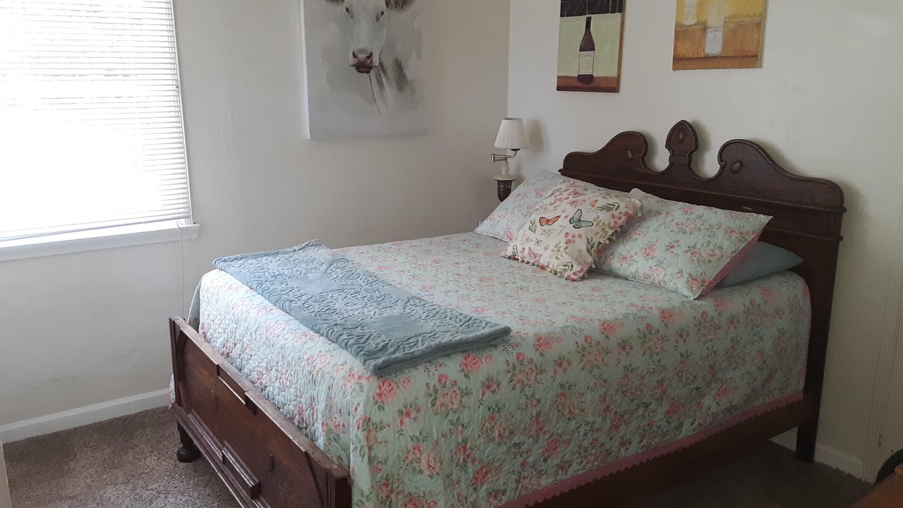 Photo of Bedroom in Lompoc