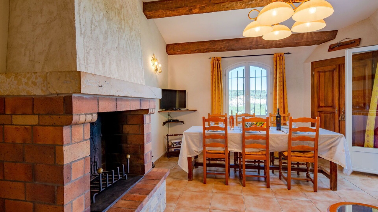 Photo of Bedroom in Bauduen