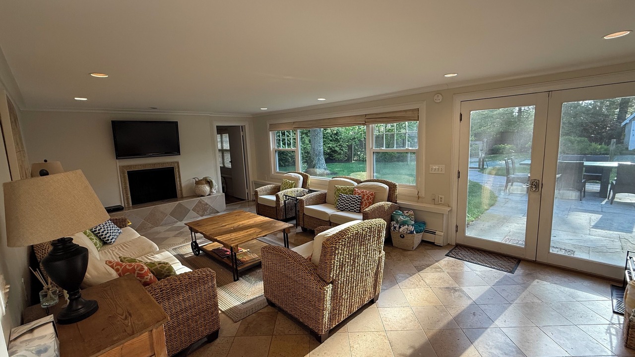 Photo of Livingroom in Wainscott Woods